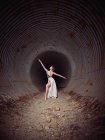 Junge Ballerina, die sich in Pfeife dreht — Stockfoto