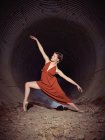 Junge Ballerina, die sich in Pfeife dreht — Stockfoto