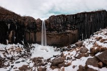 Cascata rocciosa a Skaftafell nel parco nazionale Islanda — Foto stock
