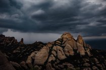 Veduta del Monte Montserrat con tempesta, Catalogna, Spagna — Foto stock
