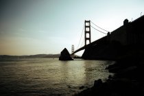 Paisaje Golden Gate Bridge al amanecer - foto de stock