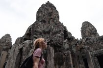 Touristen genießen antike Ruinen — Stockfoto