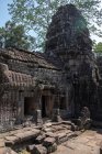 Paesaggio pittoresco di rovine di tempio religioso — Foto stock