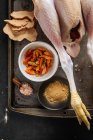 Spezie e pollo per la preparazione del curry — Foto stock