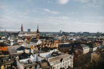 Von oben das Äußere der Stadt zwischen der alten Architektur Kopenhagens — Stockfoto