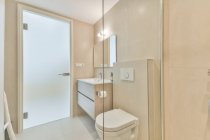 Interior design of beautiful and elegant bathroom — Stock Photo