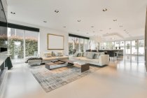 Bright living room in a modern luxury house — Stock Photo