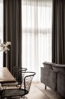Luxo e bela sala de jantar design de interiores — Fotografia de Stock