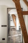 A long empty corridor designed in minimalistic style — Stock Photo