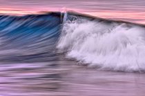Paysage marin au coucher du soleil avec vitesse lente et balayage — Photo de stock