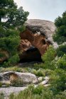 Erstaunlicher Blick auf die Höhle im felsigen Berg Arabi in Murcia — Stockfoto