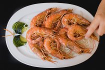 Prepared appetizing prawns in restaurant — Stock Photo