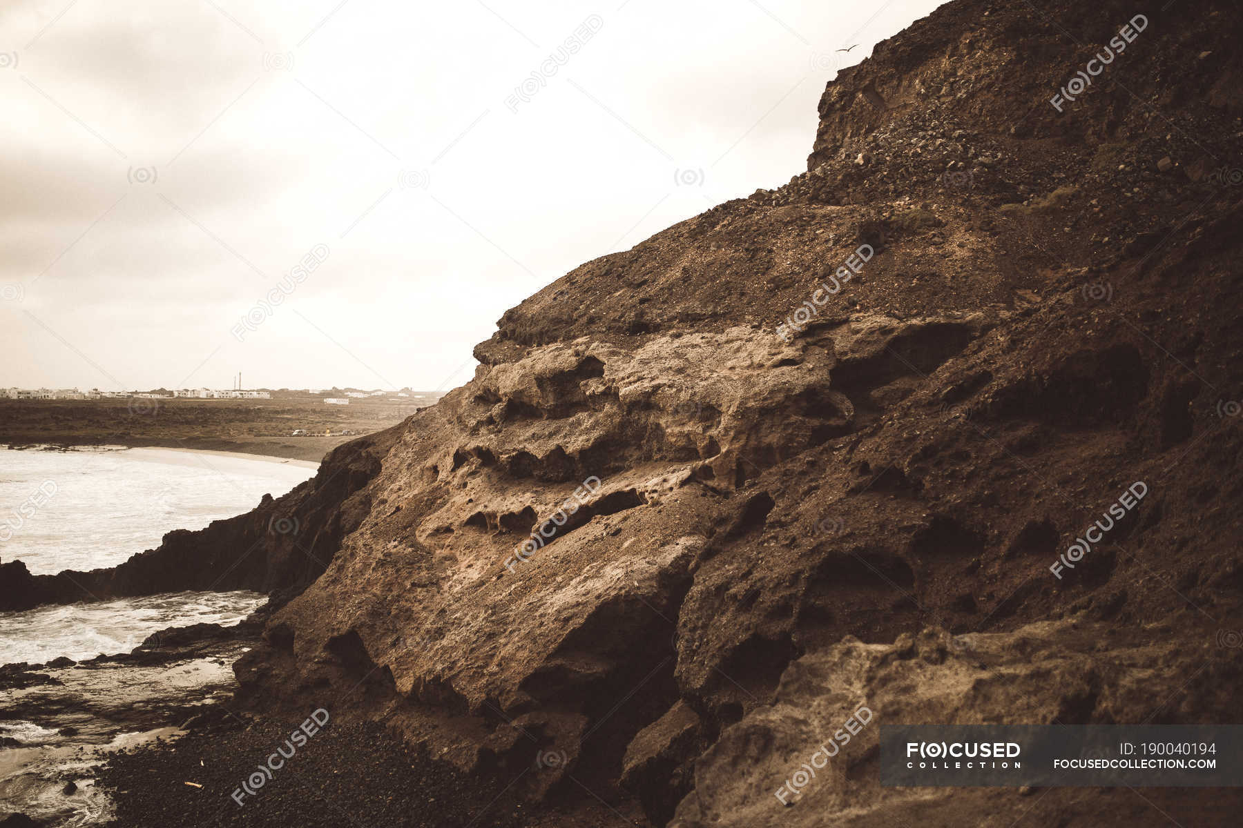 View to dark coastal at ocean shorein cloudy day. — scenic, land - Stock | #190040194
