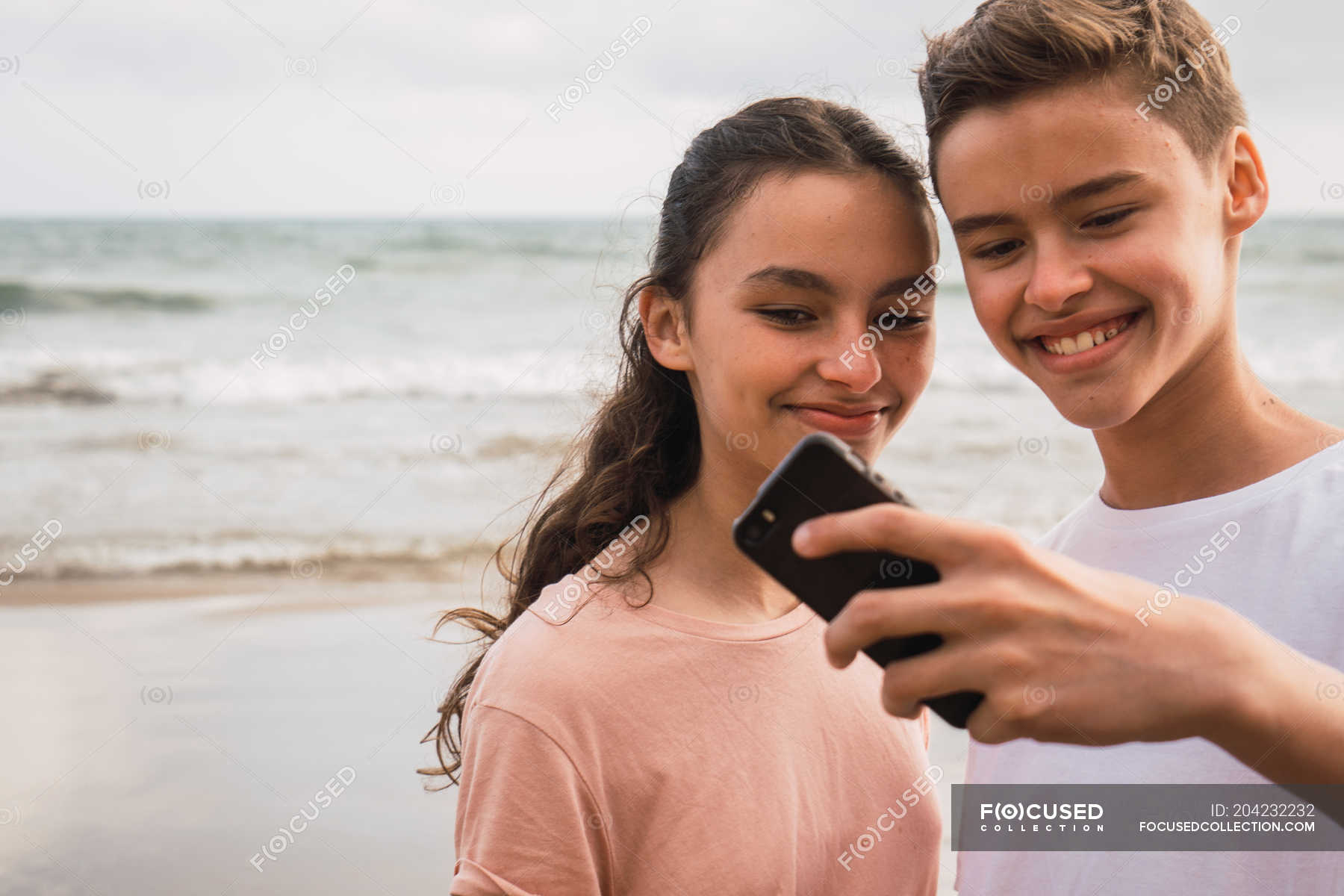 Teen girl and boy shaging