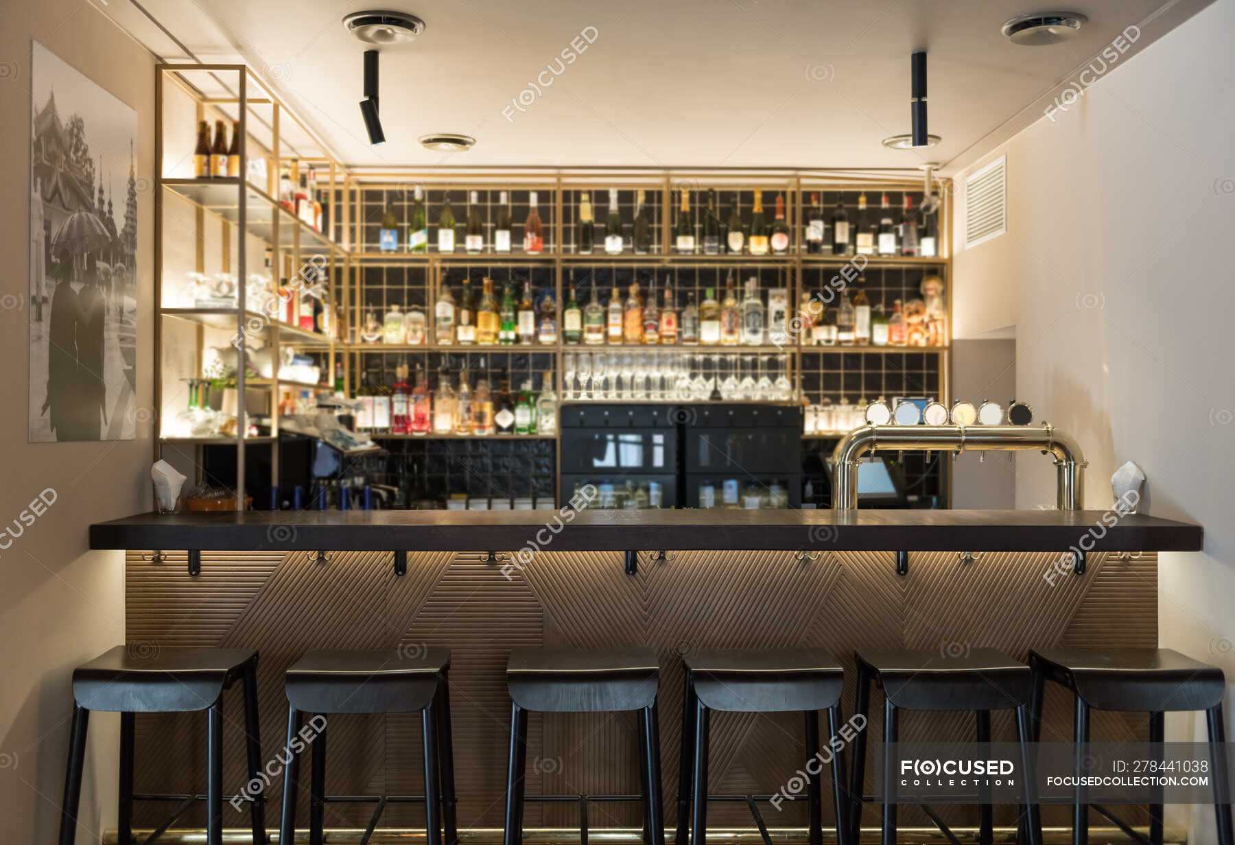 Restaurant Bar Counter Design