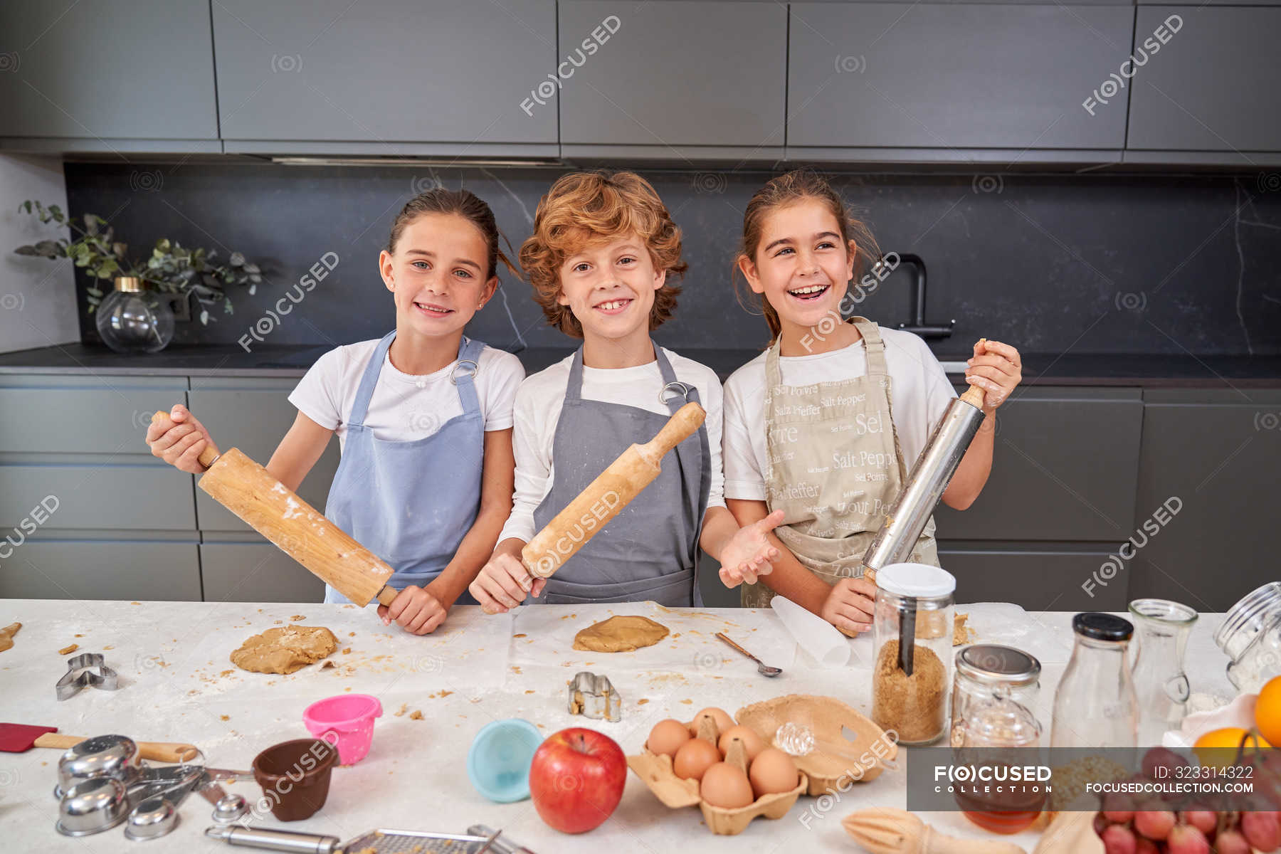 trendy kitchen aprons