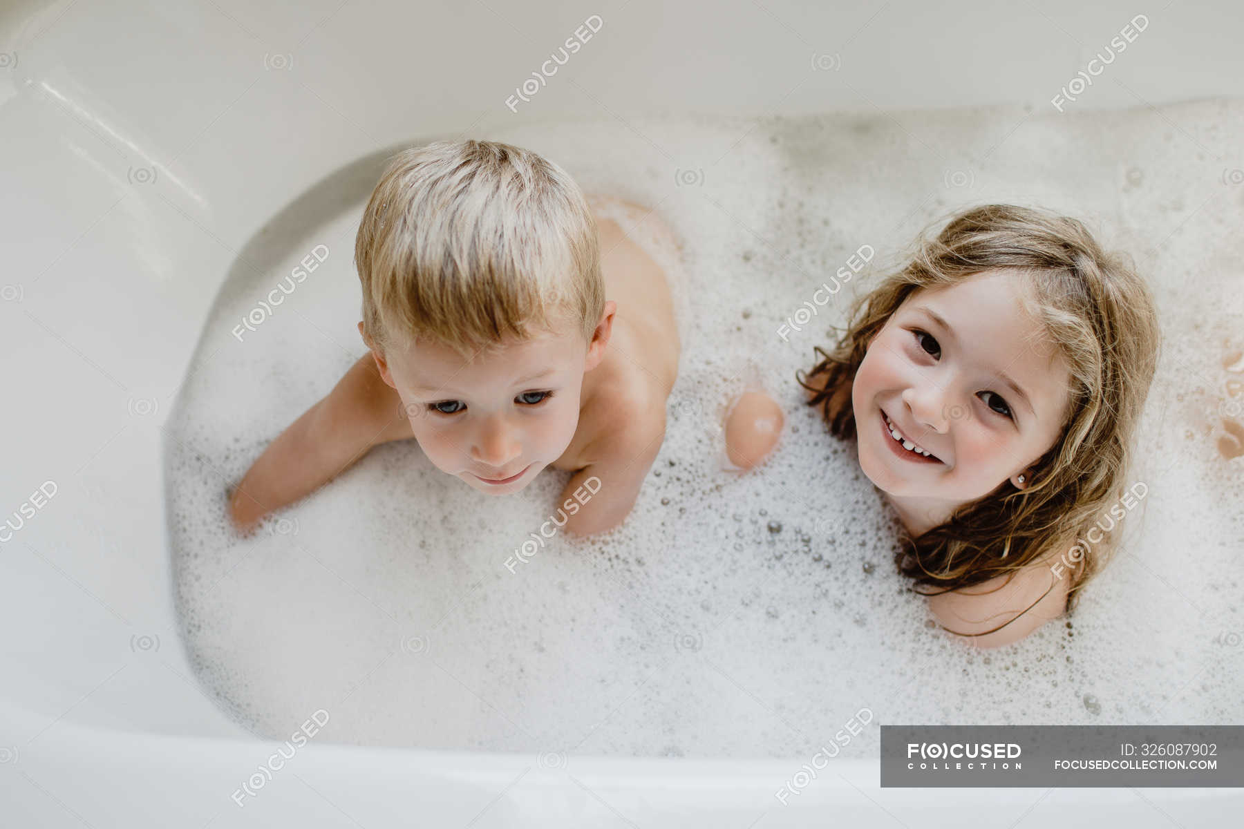 маленькие дети в ванне порно фото 60