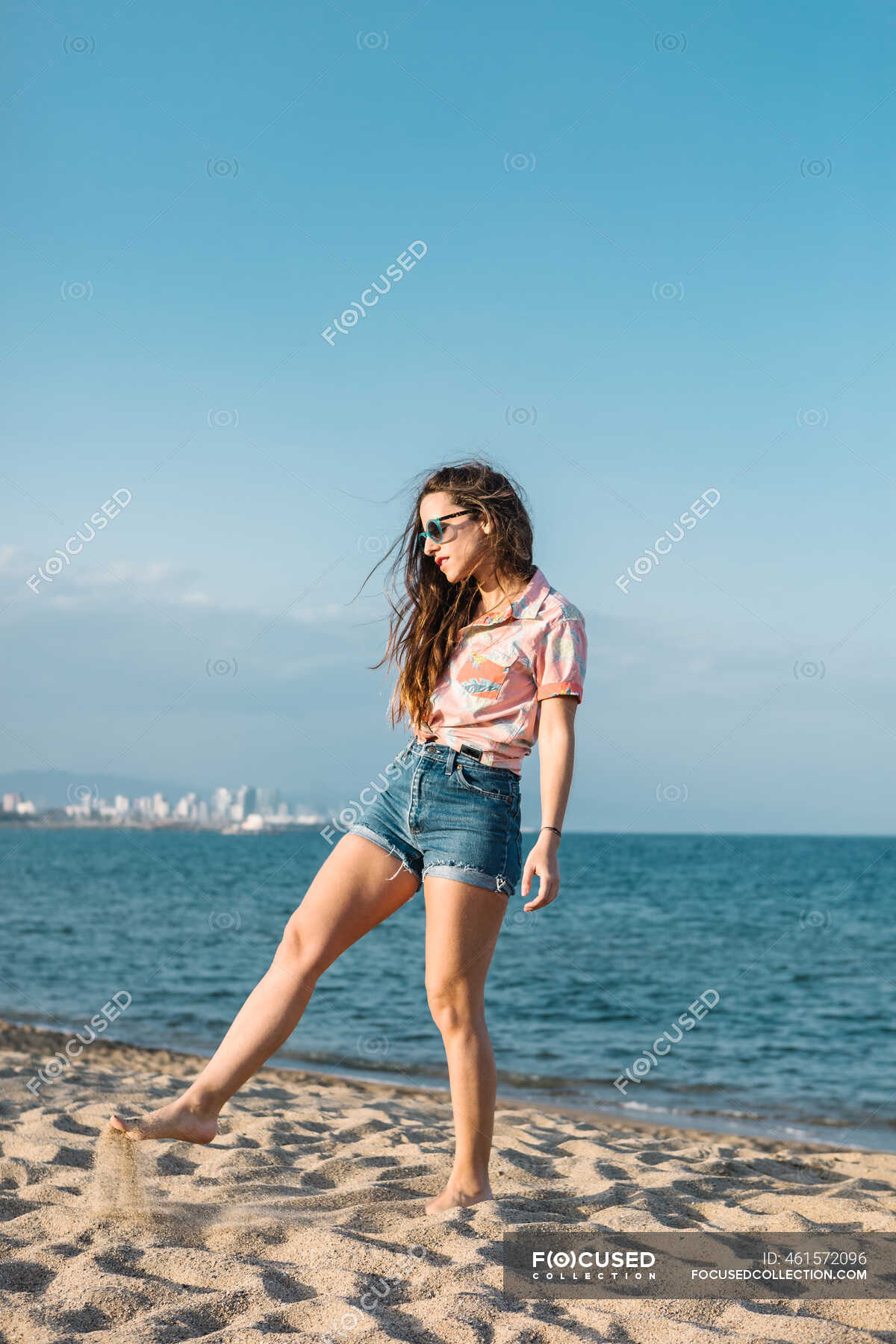 Курьезы на пляже у женщин фото