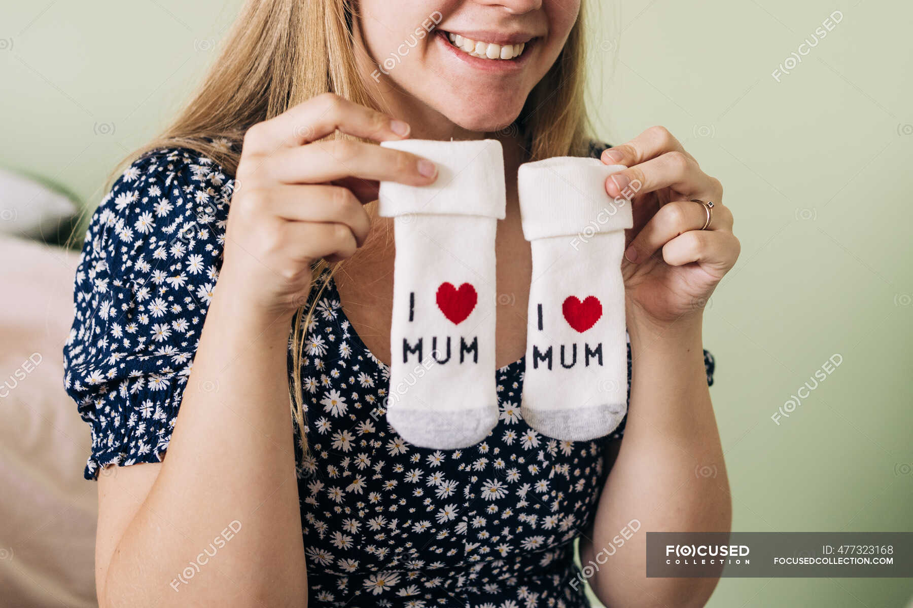I love your mum. Английский have got. I love mum and dad комбинезон. I have mum. Семья на английском языке.