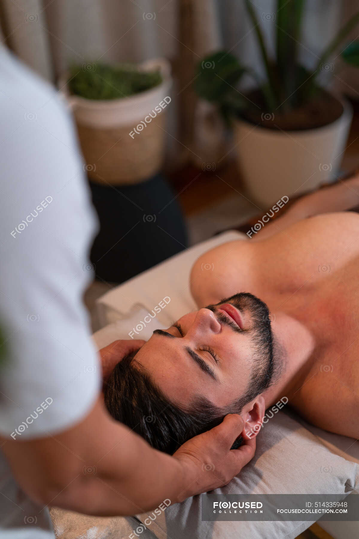 Premium Photo  Hands of an unrecognizable male masseur performing