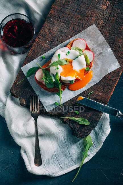 Toast with poached egg — Stock Photo