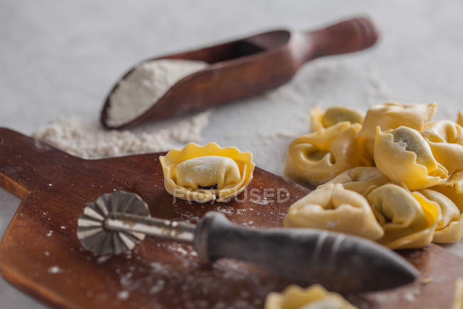 Raw italian tortellinis — Stock Photo