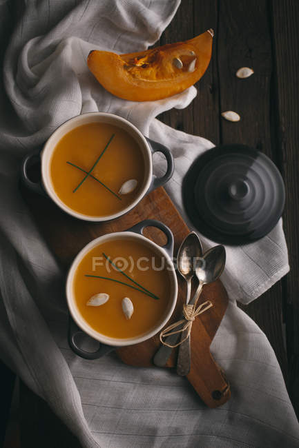 Soupe à la crème traditionnelle citrouille — Photo de stock