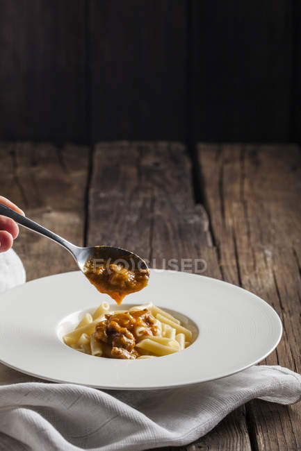 Köstliche Makkaroni Bolognese — Stockfoto