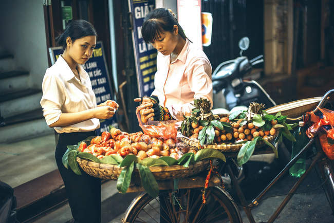 В'єтнамський вулиці ринку продавця — стокове фото