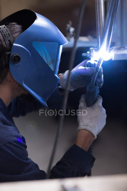 Worker welding bar detail — Stock Photo