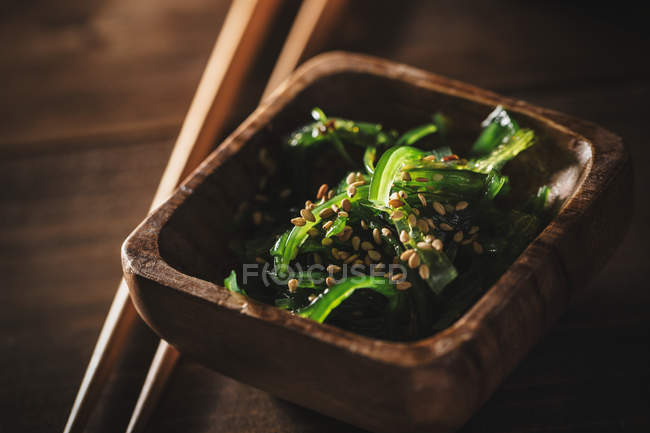 Salad with seaweed and sesame — Stock Photo