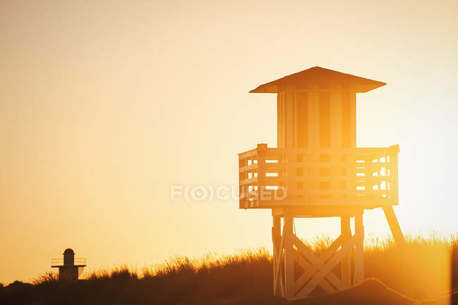 Station de sauvetage au coucher du soleil — Photo de stock