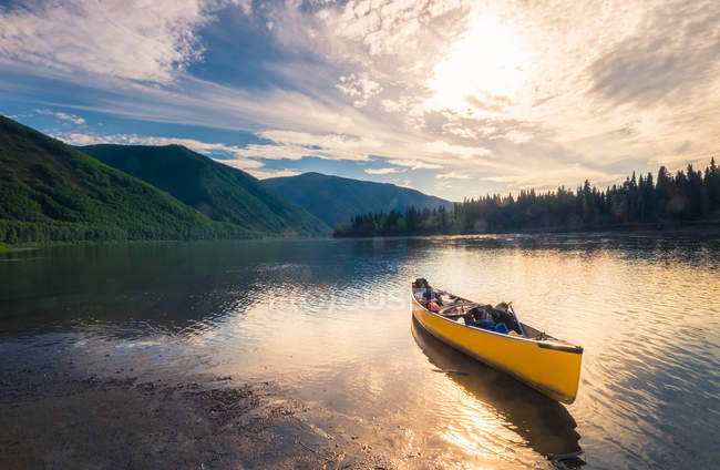 Kayak sailing on water — Stock Photo