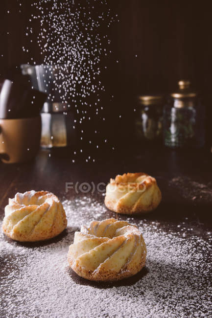Цукру обмерзання на смачні тістечка — стокове фото