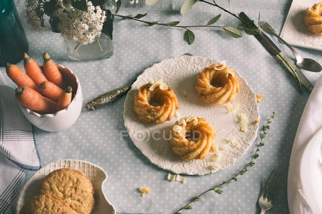 Donuts with chocolate shavings — Stock Photo