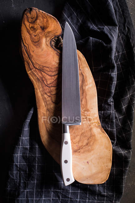 Cutting board and cutlery for bakery — Stock Photo