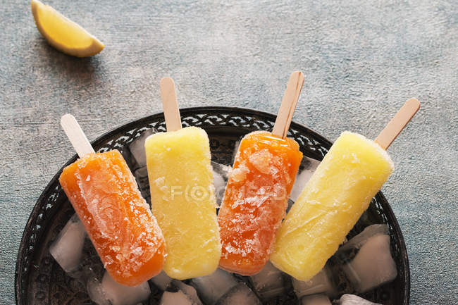 Ghiaccioli all'arancia e limone — Foto stock