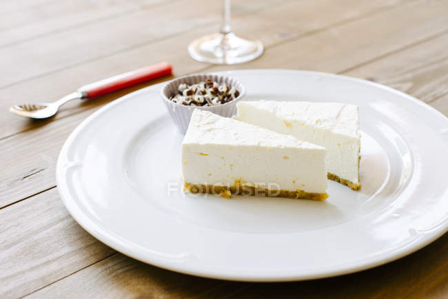 Десерт з сиру на тарілці — стокове фото