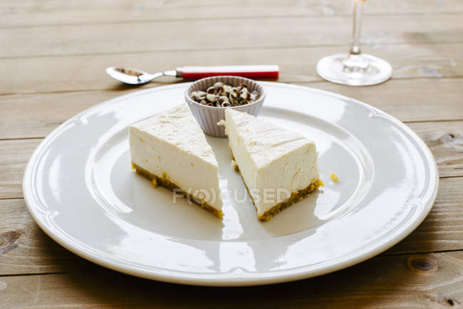 Sobremesa de bolo de queijo no prato — Fotografia de Stock