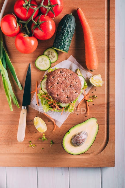Panino vegetariano con lattuga — Foto stock