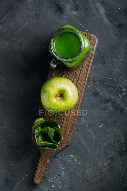 Frullato verde di disintossicazione — Foto stock