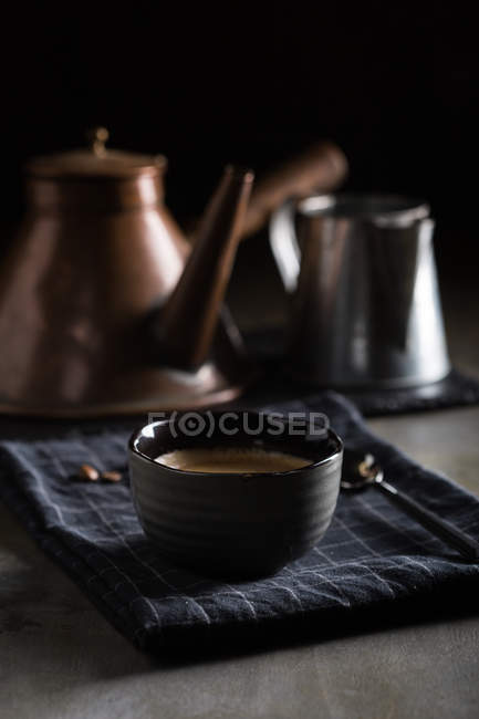Coffee and retro coffee pot — Stock Photo