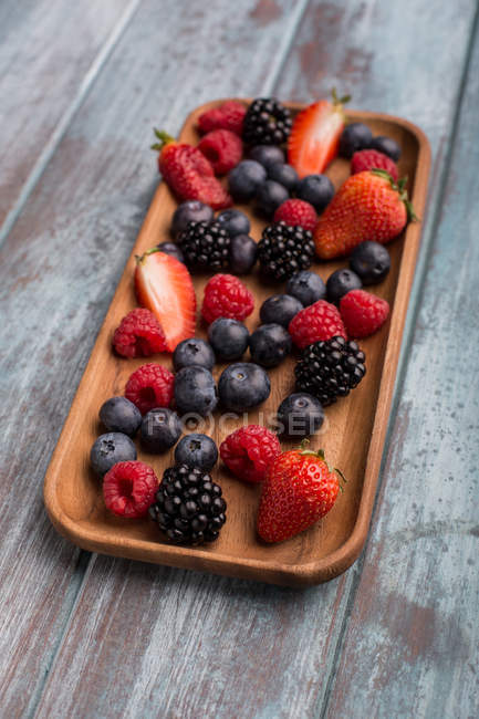 Erdbeeren, Himbeeren, Brombeeren und Blaubeeren — Stockfoto