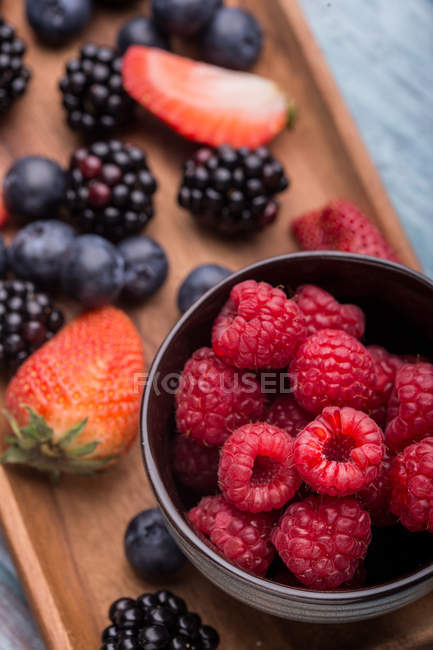 Strawberries, raspberries, blackberries and blueberries — Stock Photo