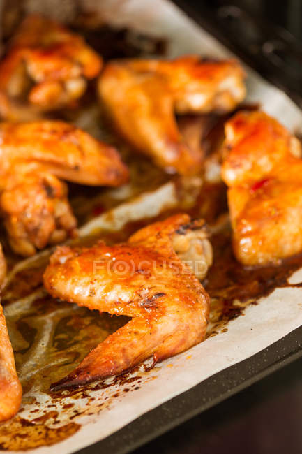 Asas de frango assadas — Fotografia de Stock