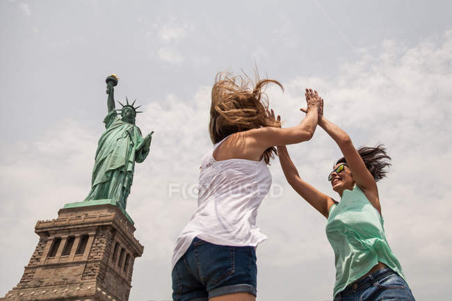 Two Friends Giving a High Five — Stock Photo