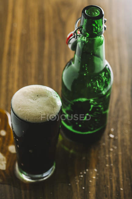 Stout beer in glass — Stock Photo