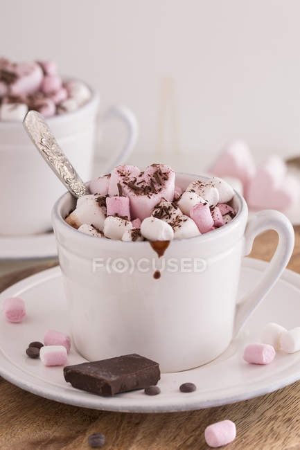 Hot chocolate with marshmallows — Stock Photo