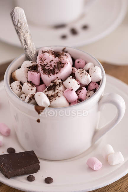 Hot chocolate with marshmallows — Stock Photo