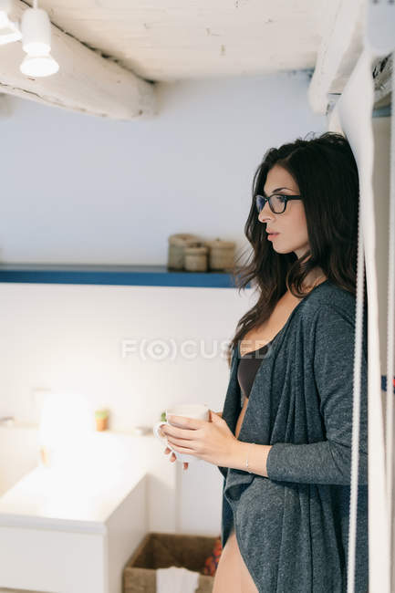 Woman Drinking Coffee — Stock Photo